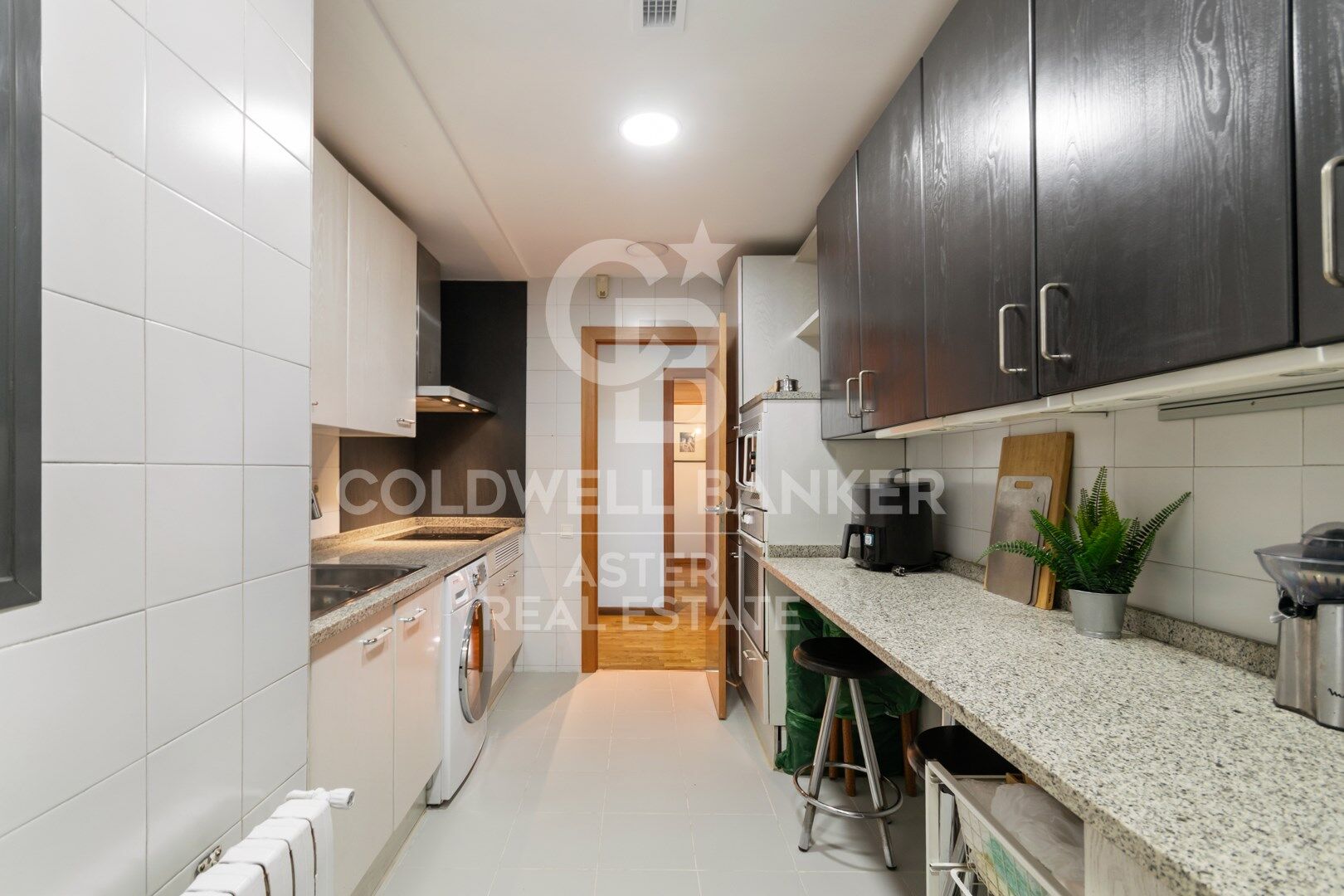 Flat in a private community with garden and pool in Poblenou