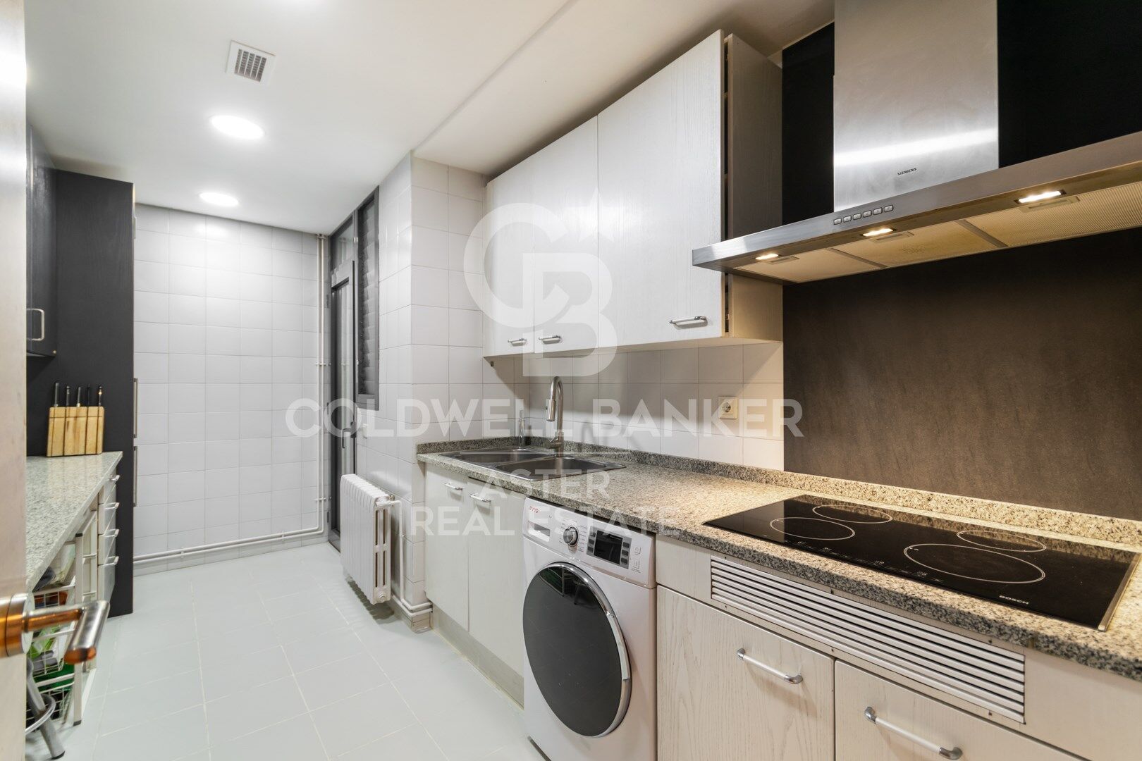 Flat in a private community with garden and pool in Poblenou
