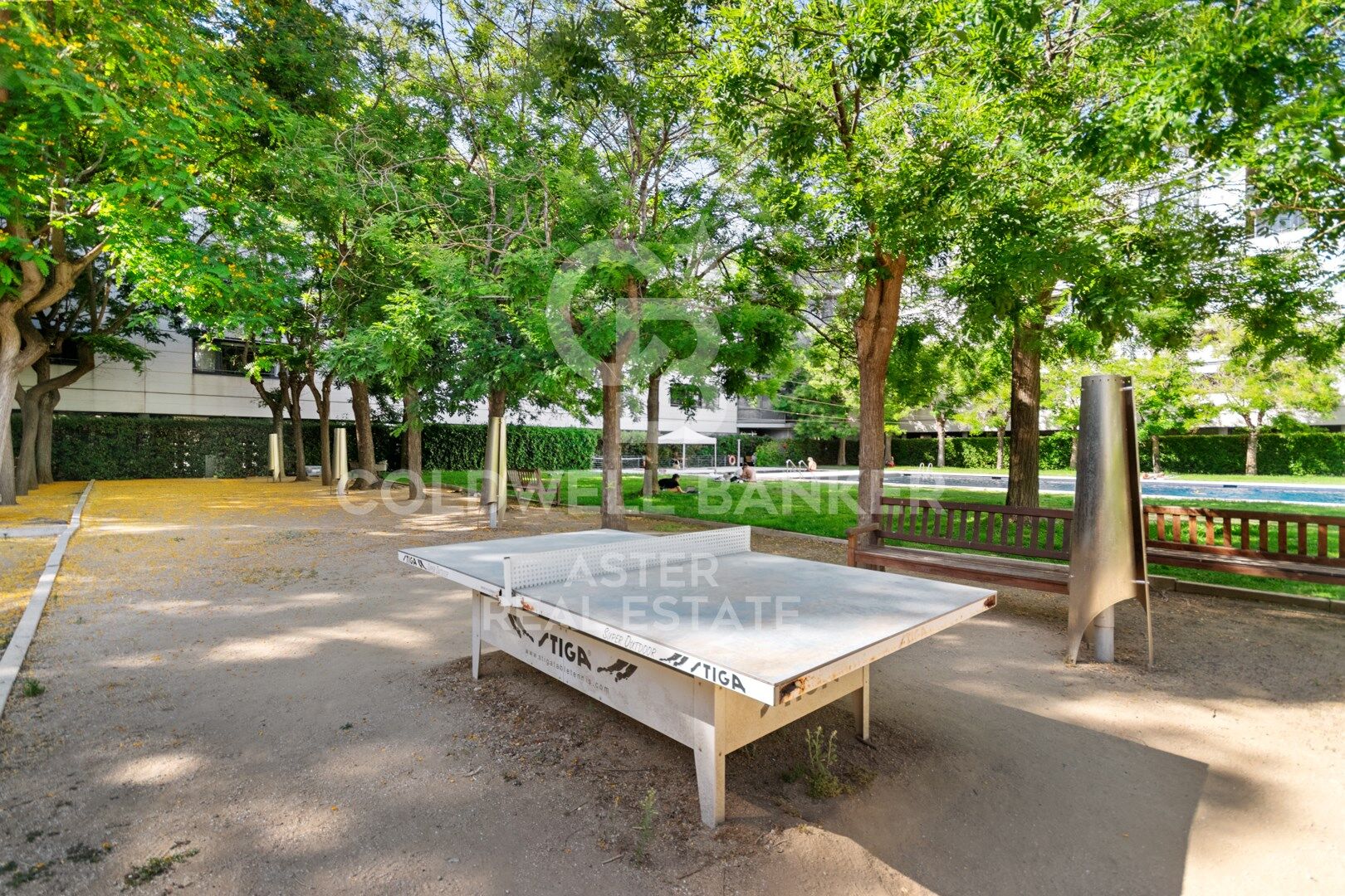 Flat in a private community with garden and pool in Poblenou