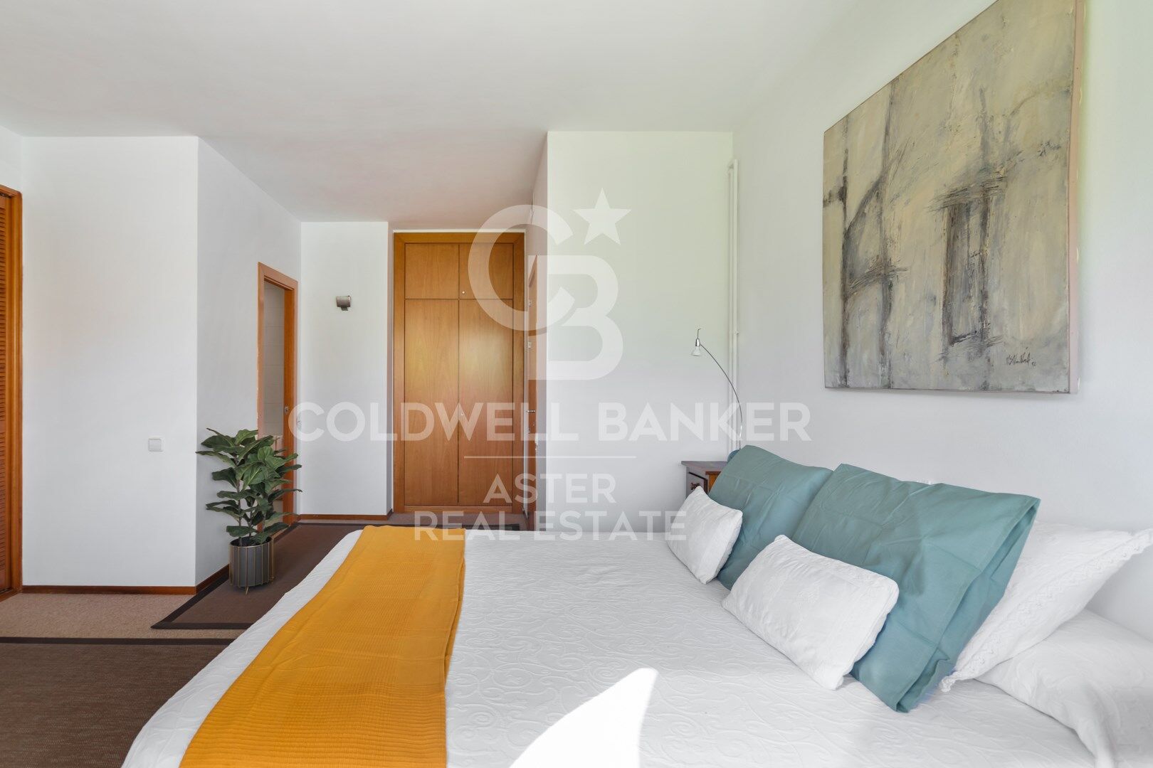 Flat in a private community with garden and pool in Poblenou