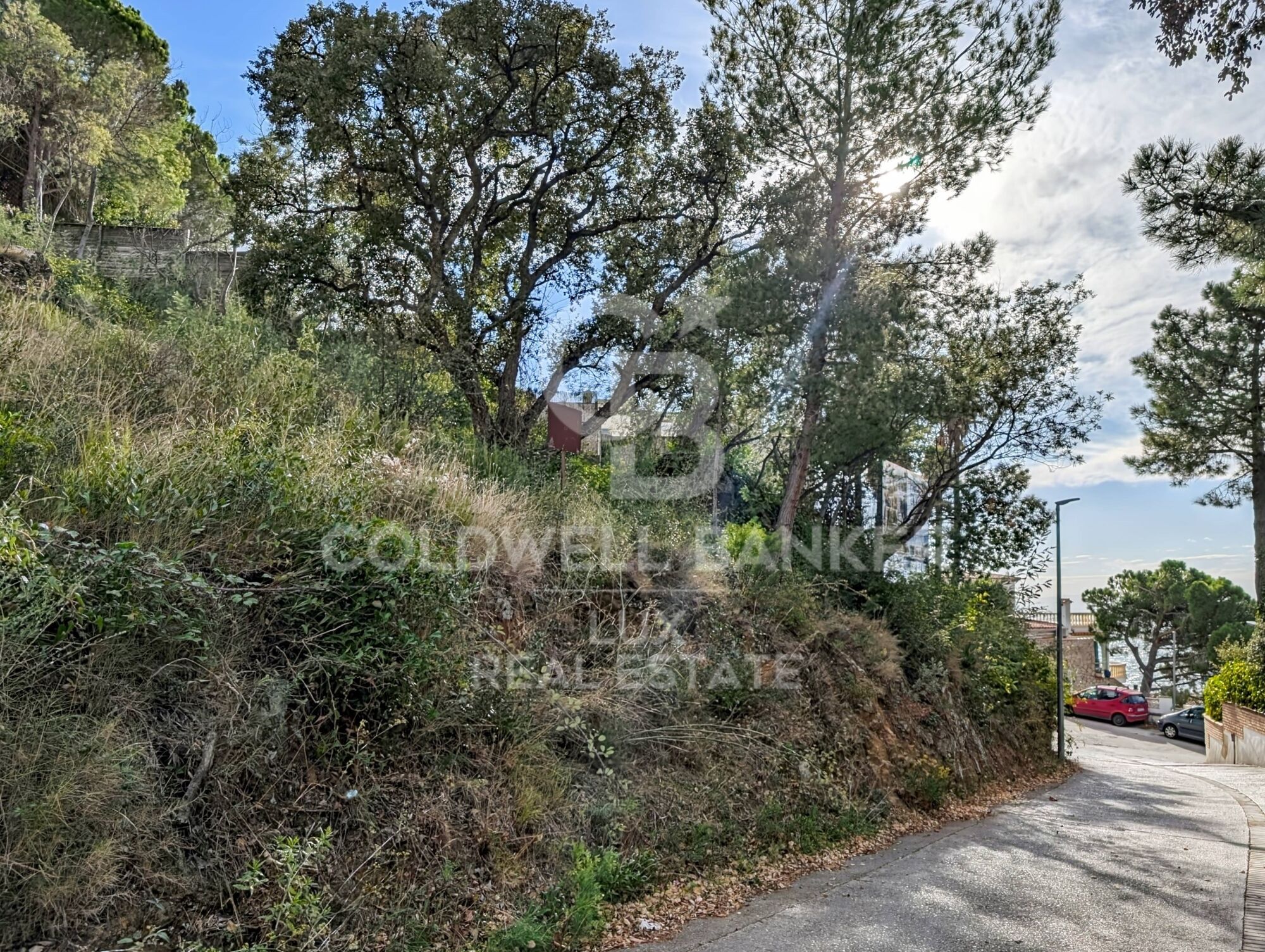 Seaview plot near the centre of Roses