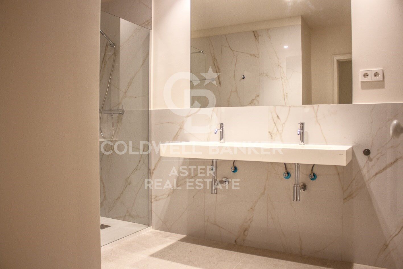 Flat 2 Bedrooms Triplex Sale Barcelona