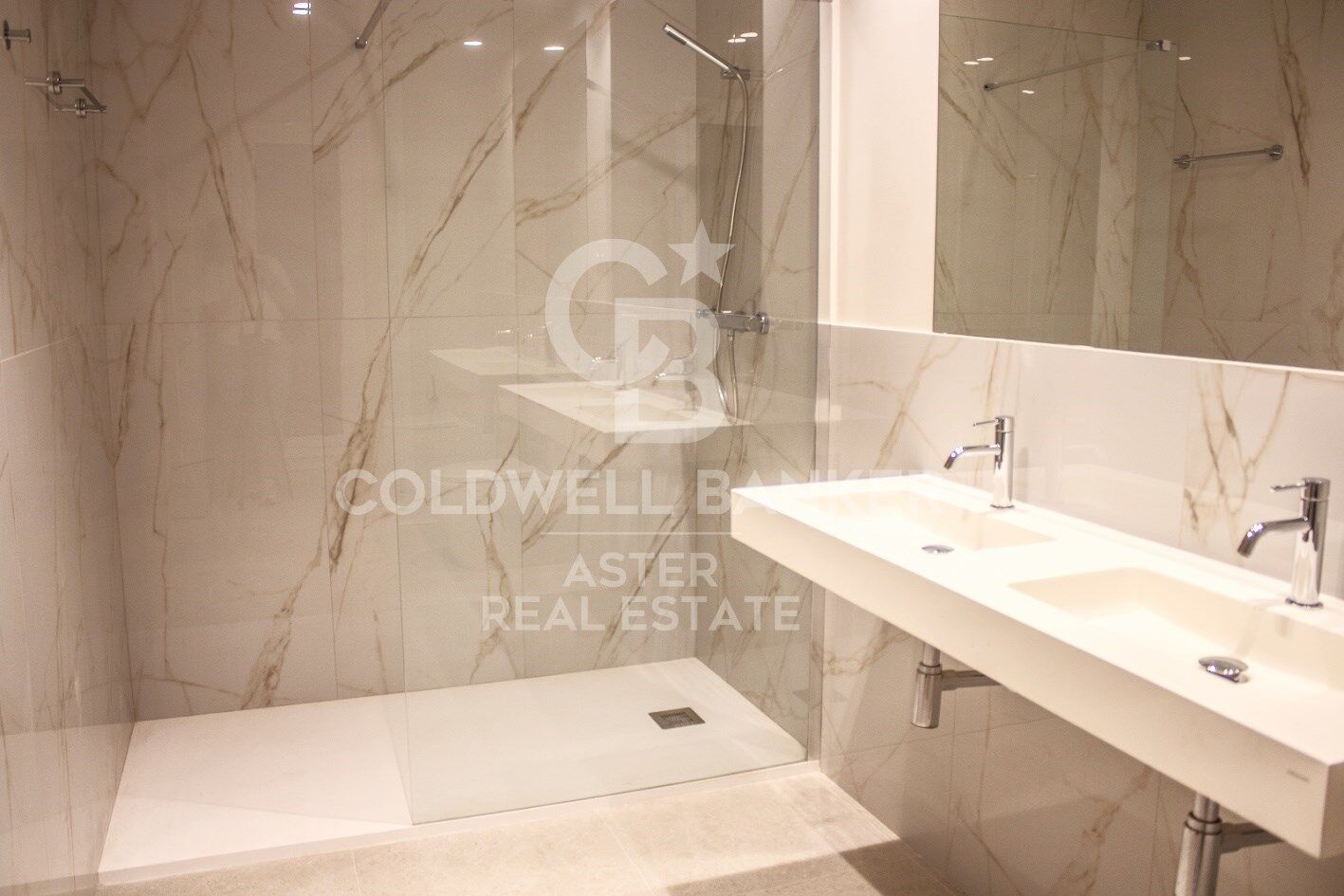 Flat 2 Bedrooms Triplex Sale Barcelona
