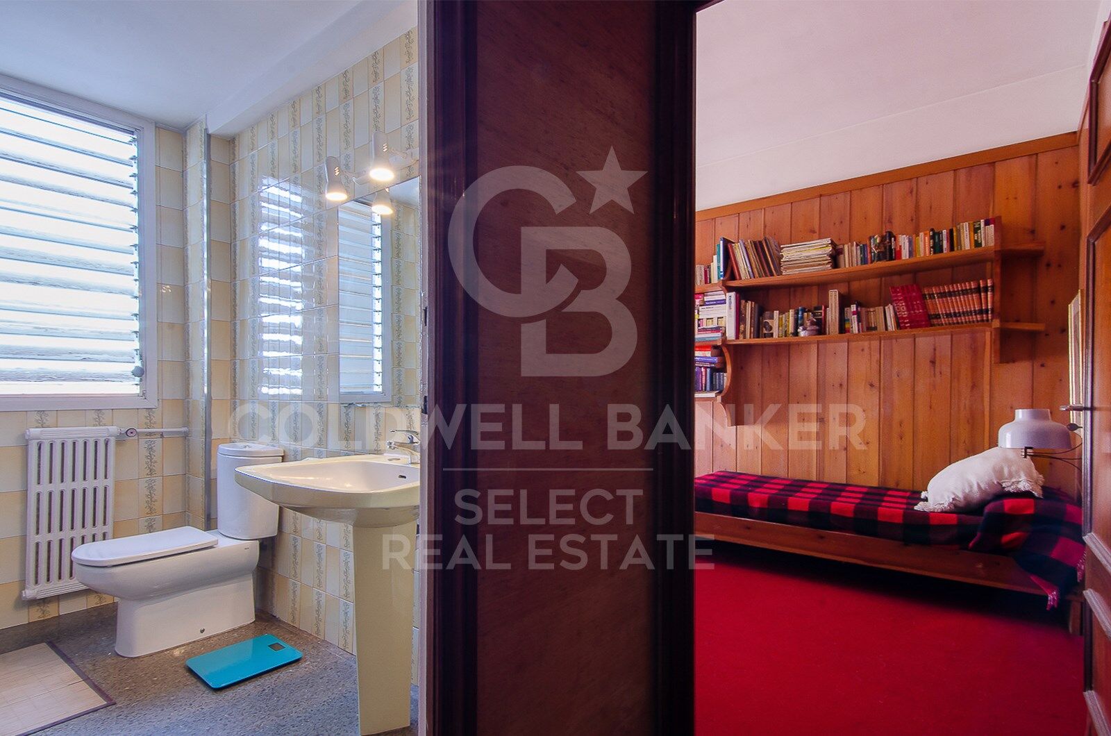 Regio Apartment of 439 m² next to the City Hall: Large Terrace and Potential to Split into 2 Dwellings