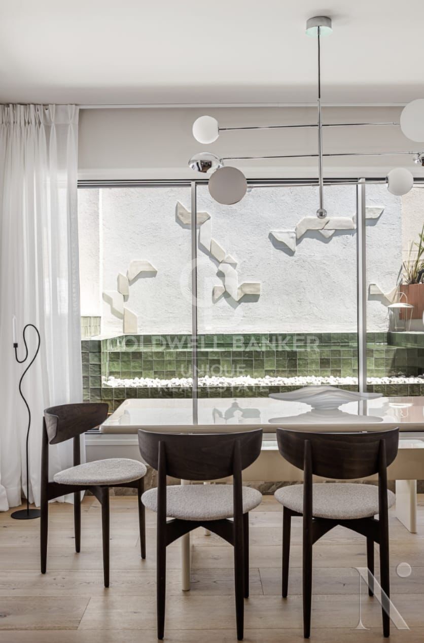 Penthouse-Doppelhaus mit Terrasse und Pool