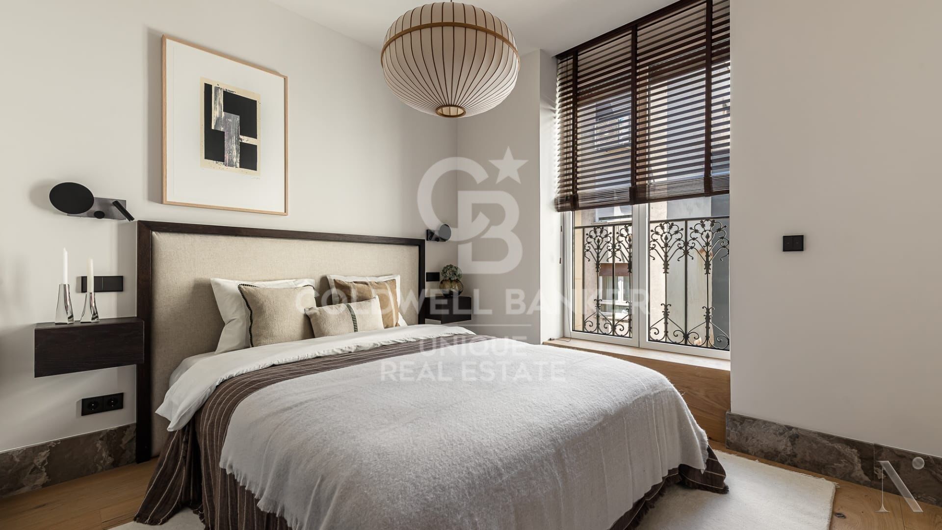 Duplex penthouse avec terrasse et piscine
