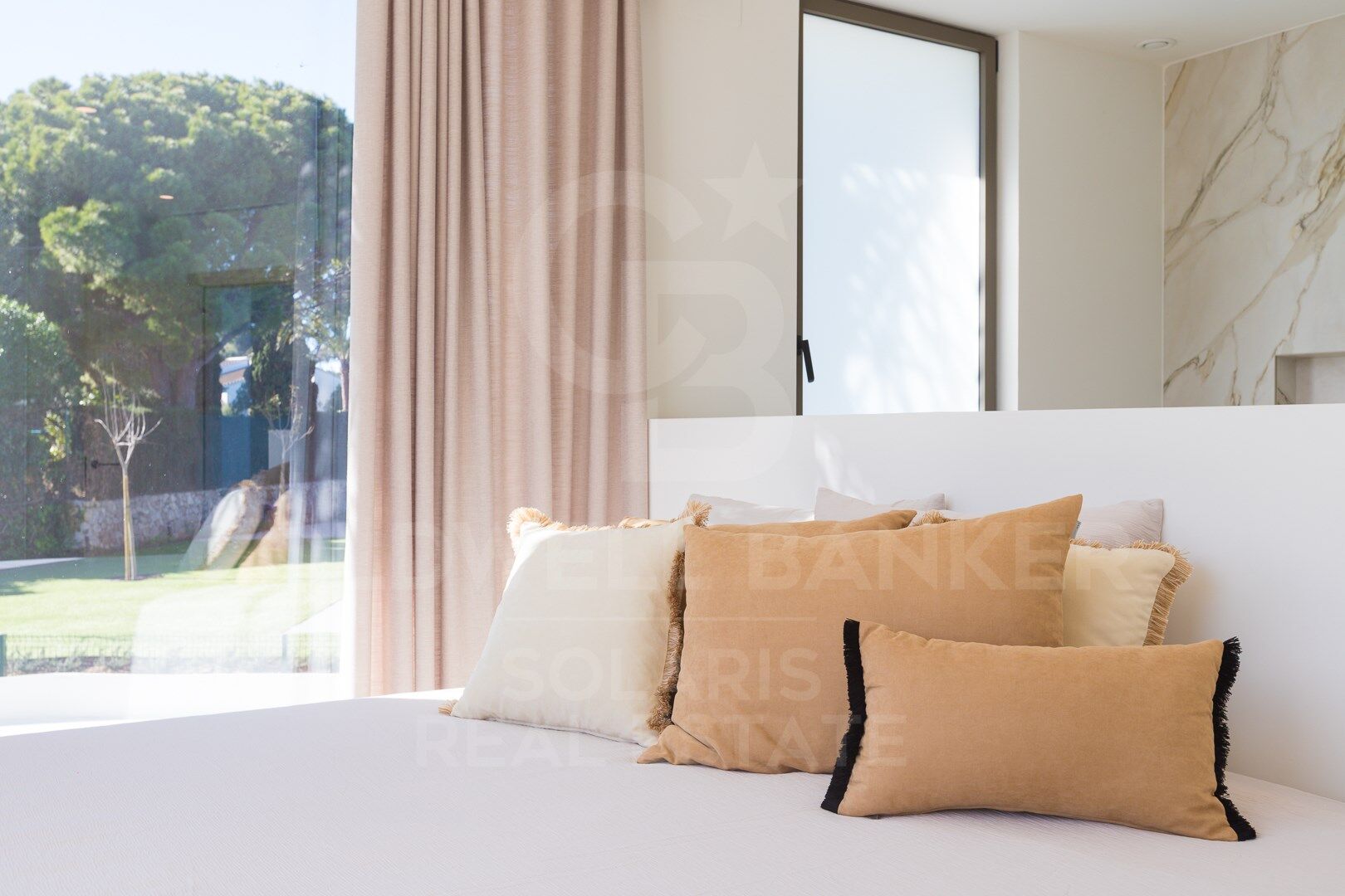 Exclusiva villa Kentia contemporánea de obra nueva con diseño orgánico y vistas al mar en Jávea