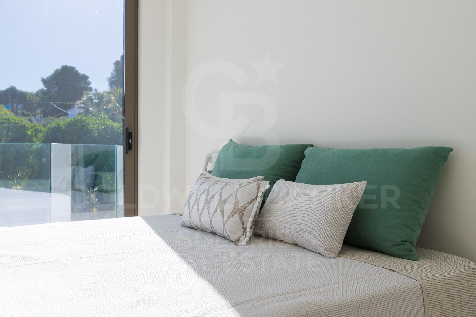Exclusiva villa Kentia contemporánea de obra nueva con diseño orgánico y vistas al mar en Jávea