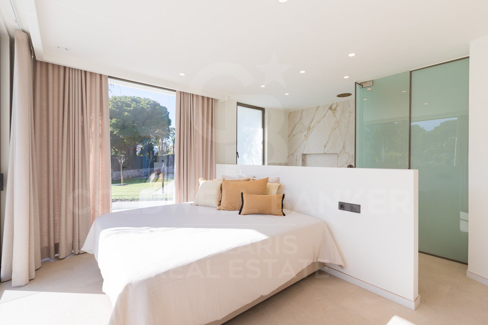 Exclusiva villa Kentia contemporánea de obra nueva con diseño orgánico y vistas al mar en Jávea