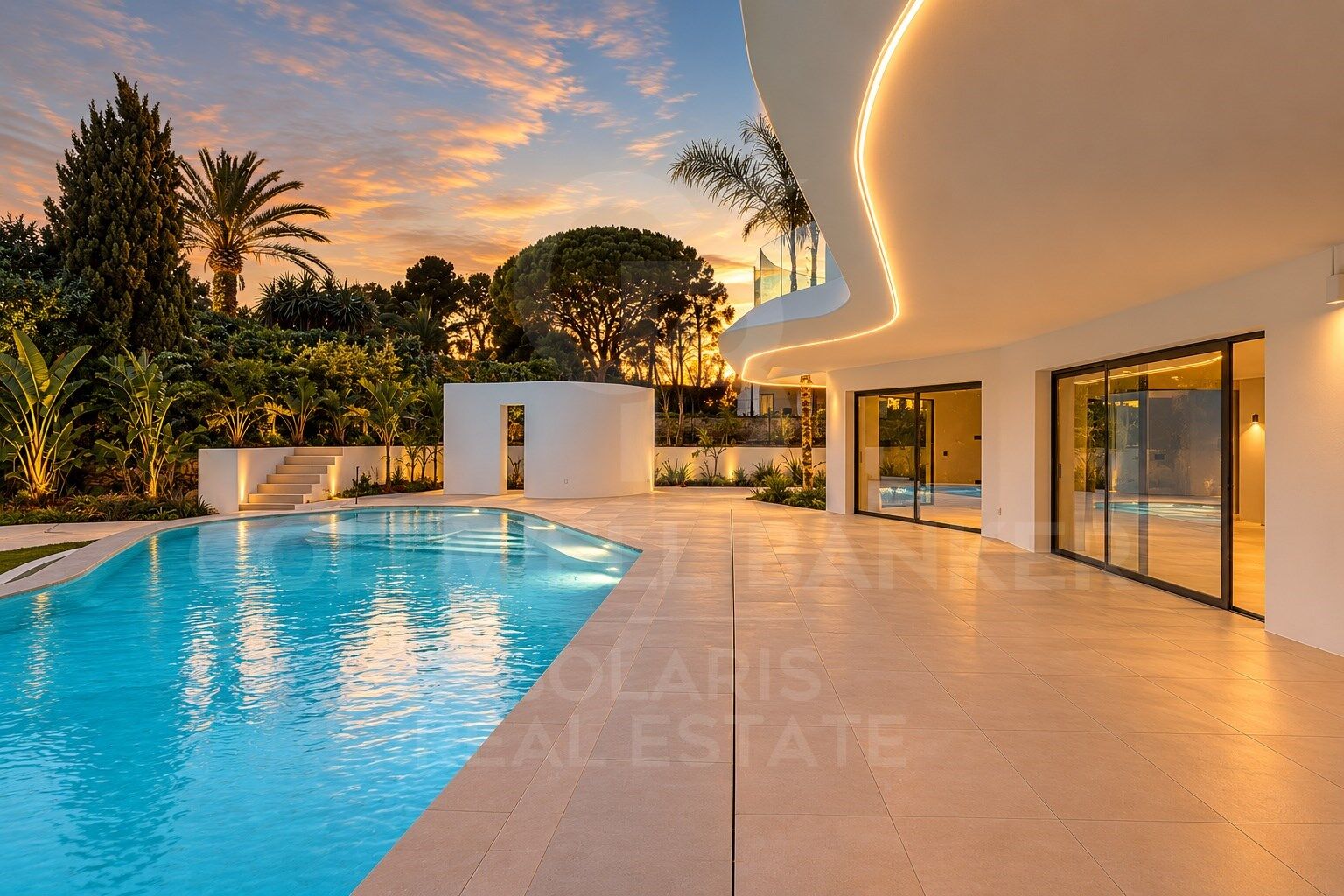 Exclusiva villa Kentia contemporánea de obra nueva con diseño orgánico y vistas al mar en Jávea