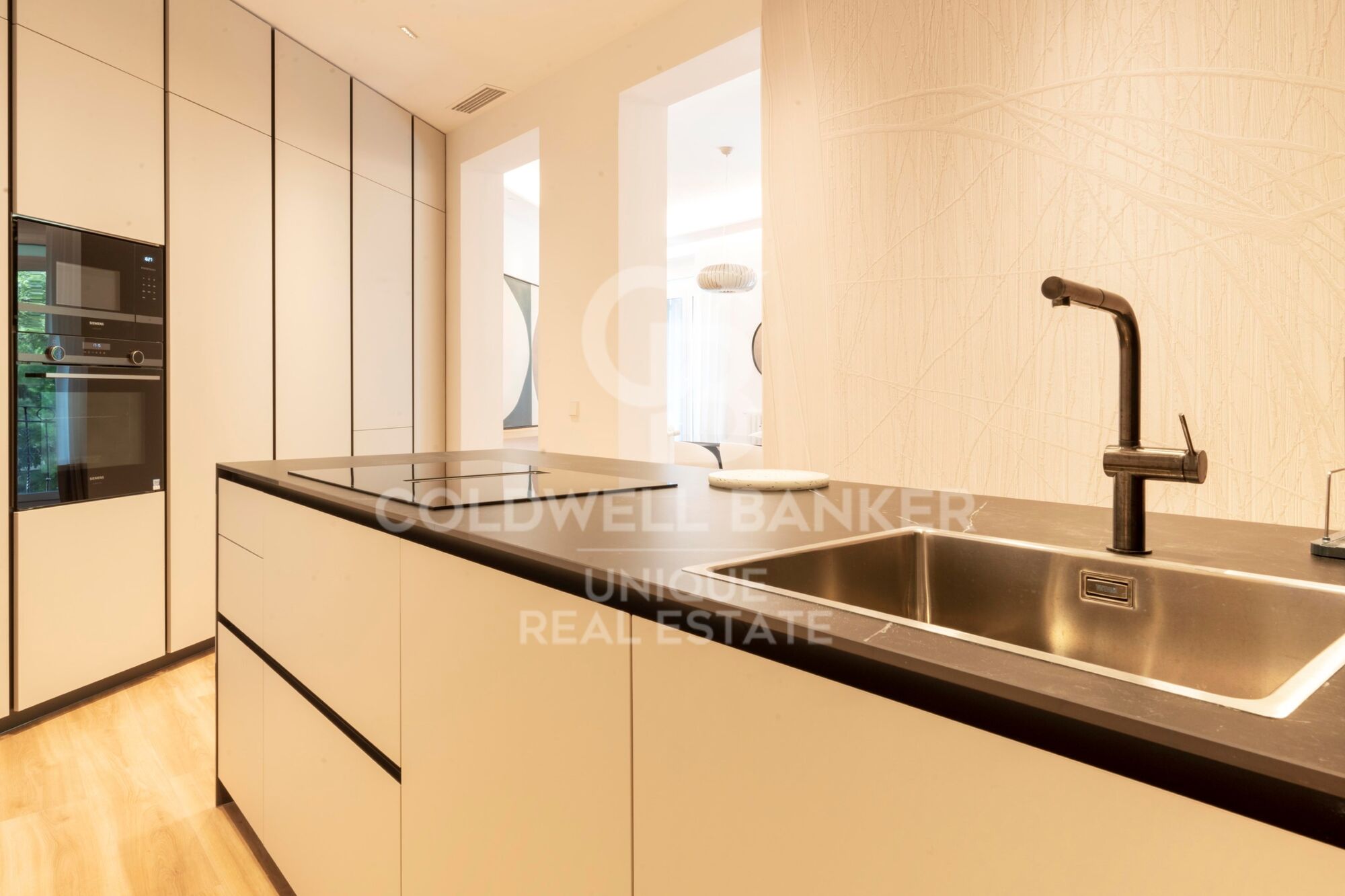 Brand-new three-bedroom en-suite apartment in Goya, Salamanca District