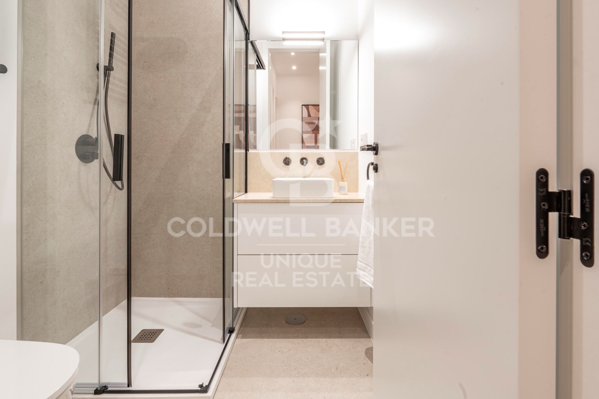 Brand-new three-bedroom en-suite apartment in Goya, Salamanca District