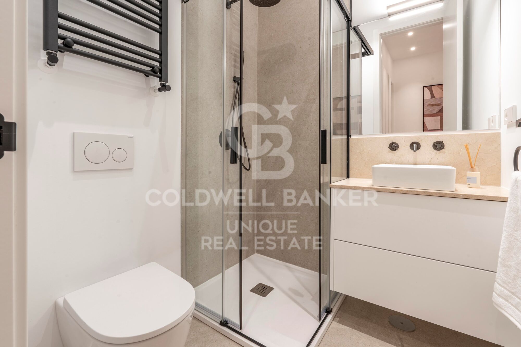 Brand-new three-bedroom en-suite apartment in Goya, Salamanca District