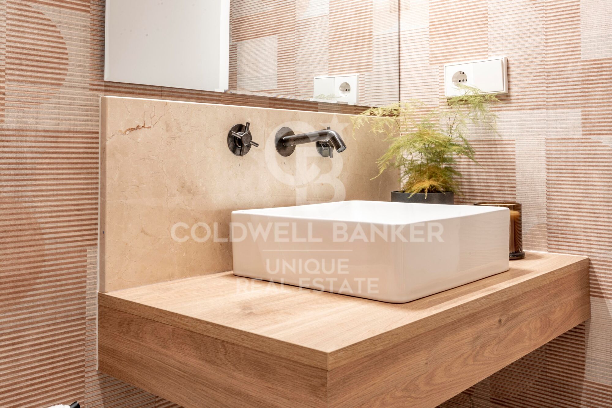 Brand-new three-bedroom en-suite apartment in Goya, Salamanca District