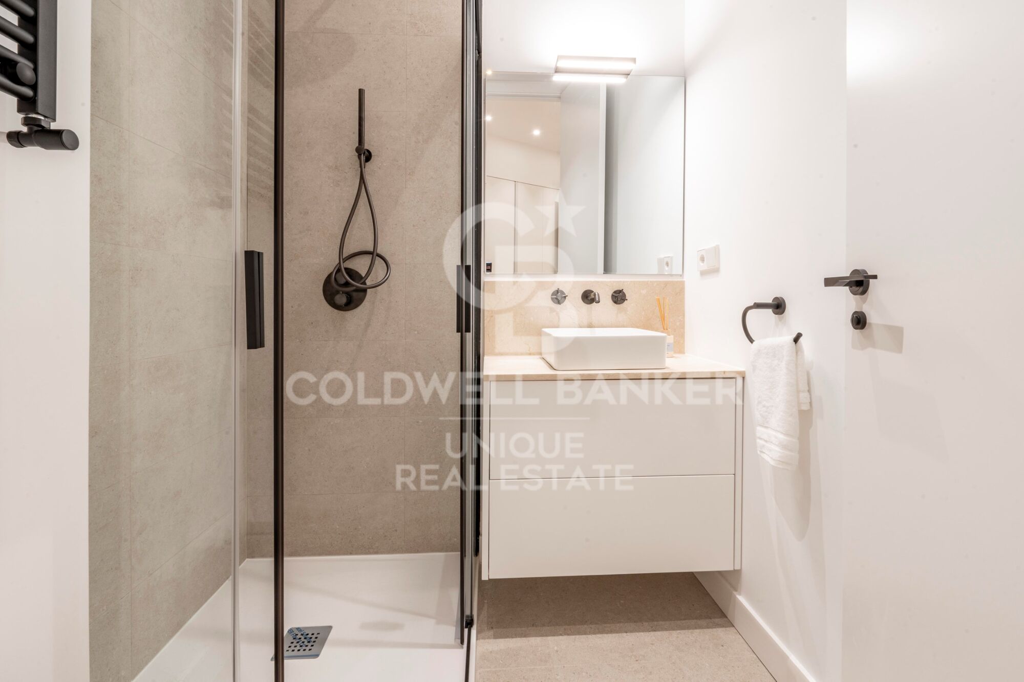 Appartement neuf de trois chambres avec salles de bains privatives à Goya, quartier de Salamanca