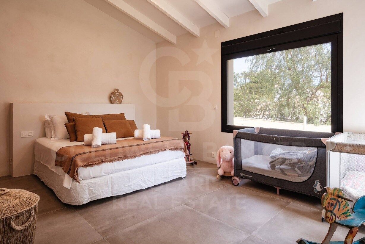 Exklusive Mittelmeervilla mit offenem Ausblick, salzigem Pool und absoluter Privatsphäre in Tarraula, Javea