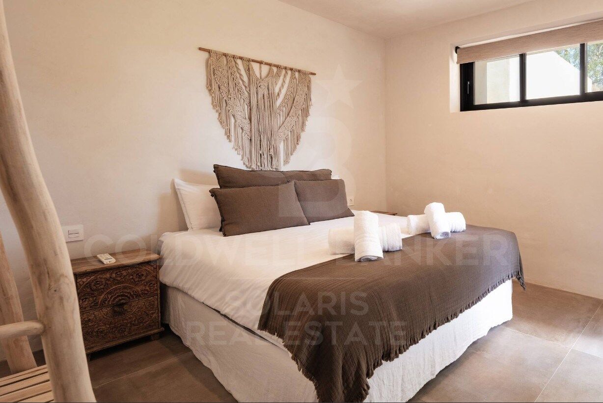 Exklusive Mittelmeervilla mit offenem Ausblick, salzigem Pool und absoluter Privatsphäre in Tarraula, Javea