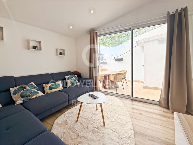 Renoviertes Dorfhaus mit Gewölbedecken und Terrasse in Garriguella