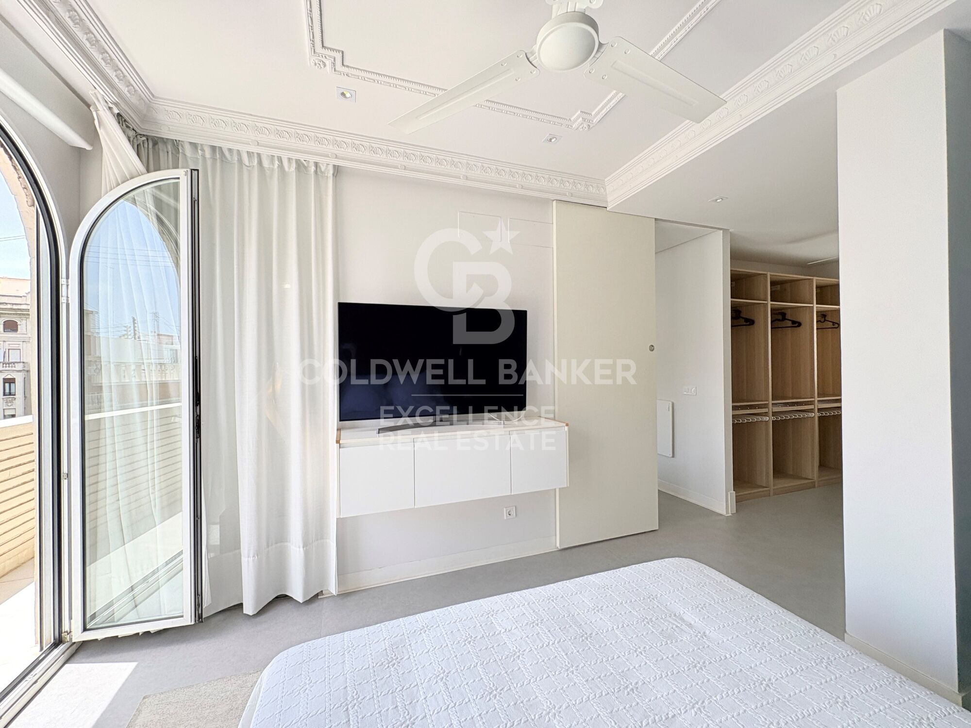 Elegante piso de diseño con esencia señorial y reforma integral en Gran Vía Fernando el Católico