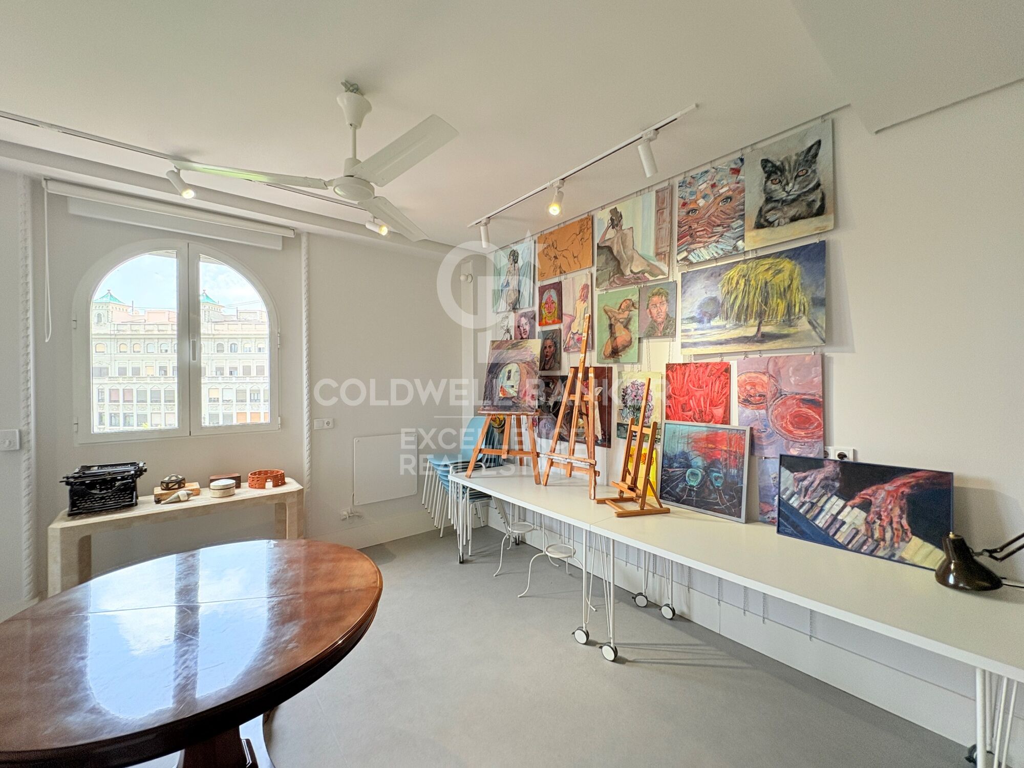 Elegante piso de diseño con esencia señorial y reforma integral en Gran Vía Fernando el Católico