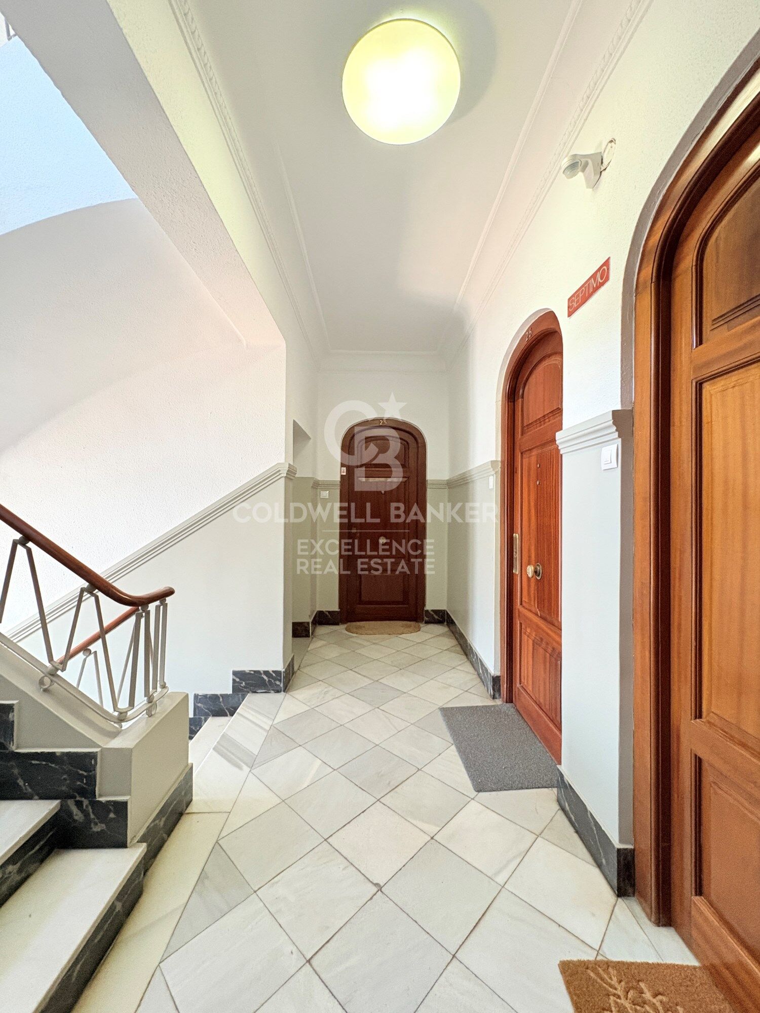 Elegante piso de diseño con esencia señorial y reforma integral en Gran Vía Fernando el Católico