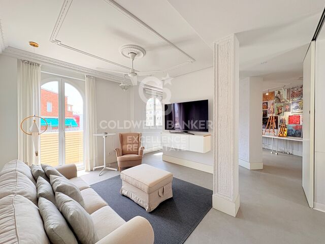 Elegant Designer Apartment with Classic Character and Full Renovation on Gran Vía Fernando el Católico