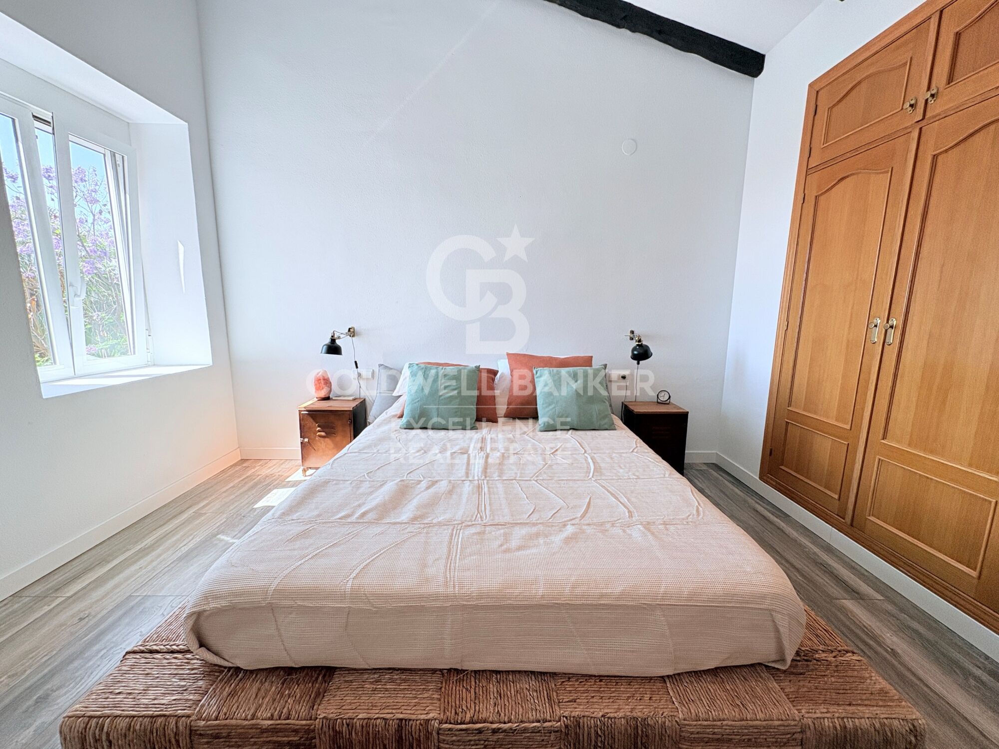 Exclusiva villa de diseño con piscina, gimnasio, cocina de verano y supermercado a 5 min andando