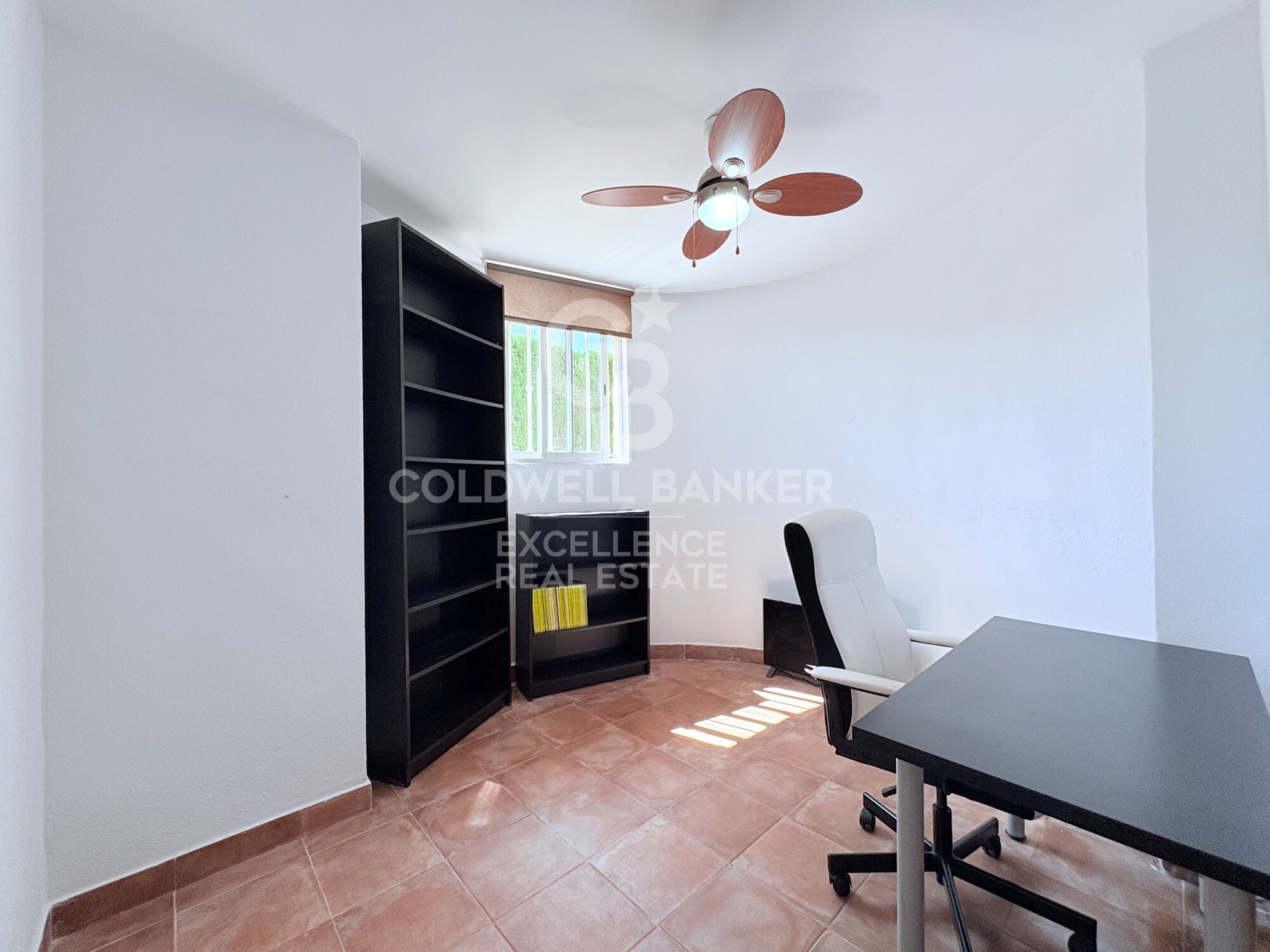 Exclusiva villa de diseño con piscina, gimnasio, cocina de verano y supermercado a 5 min andando