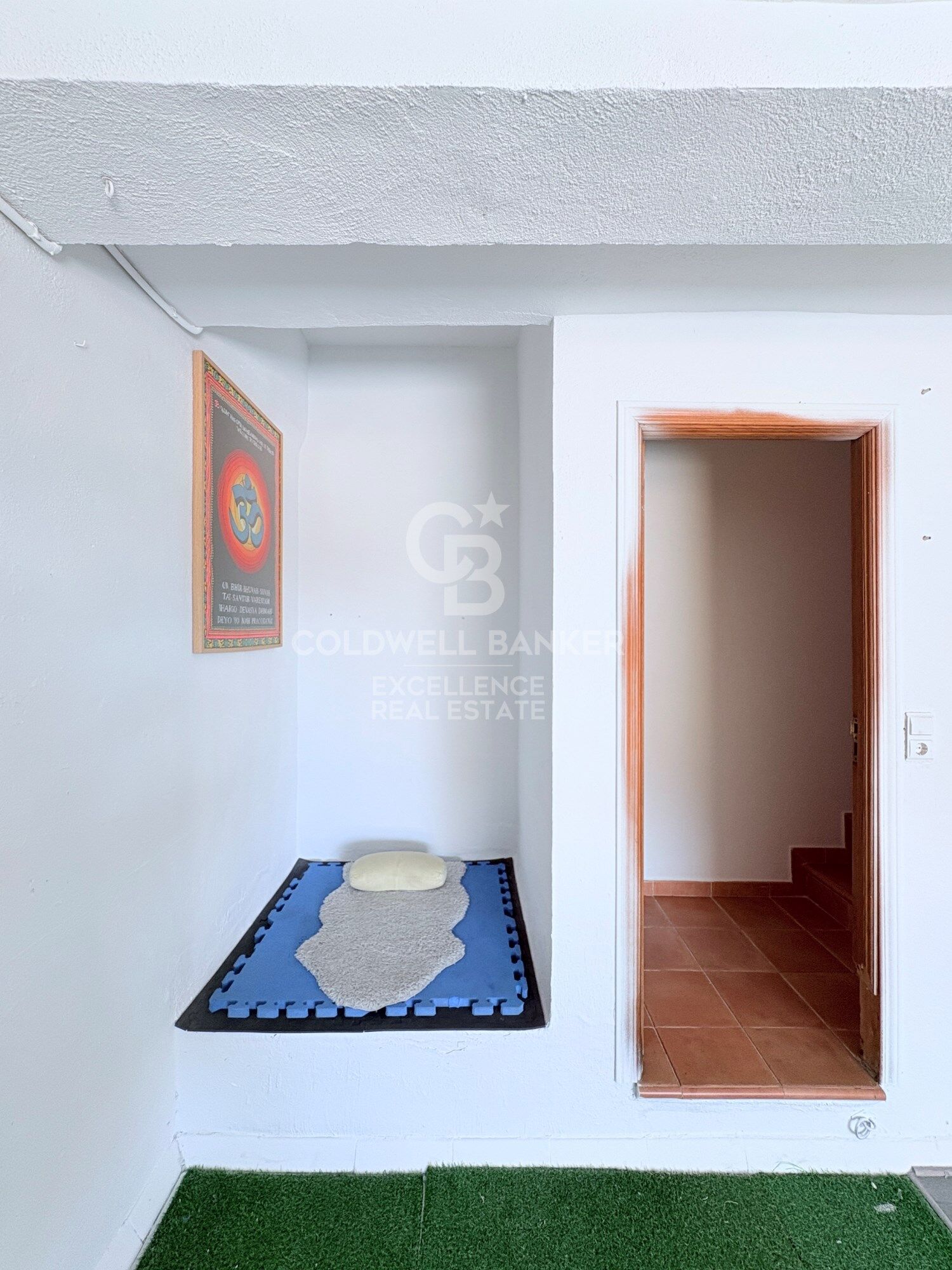 Exclusiva villa de diseño con piscina, gimnasio, cocina de verano y supermercado a 5 min andando