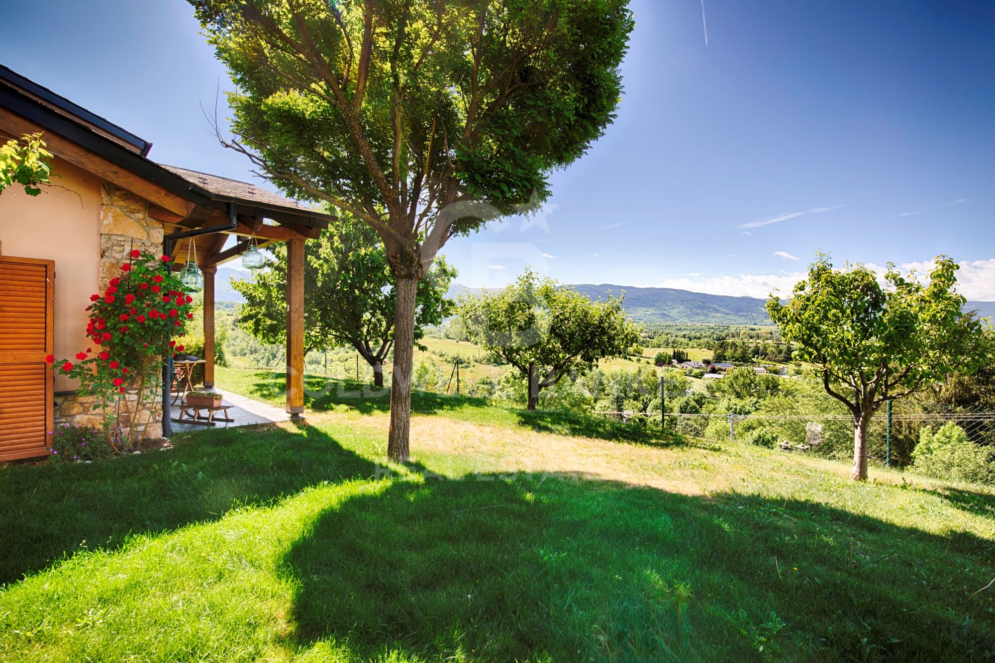 Résidence exclusive avec vue panoramique à Estavar