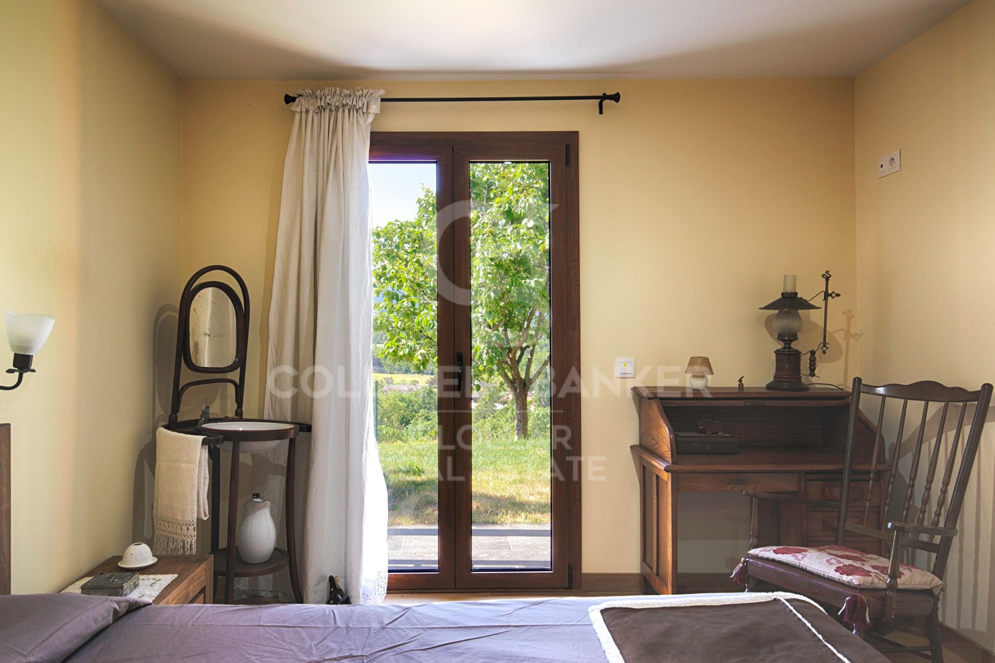 Exclusive residence with panoramic views in Estavar