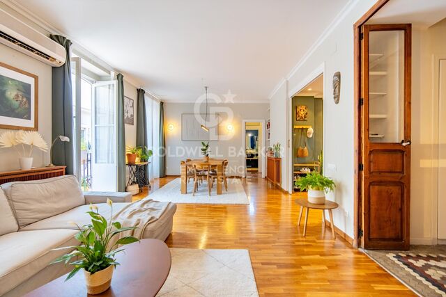 Elegante piso de 145m2 muy luminoso y con balcón en la Xerea