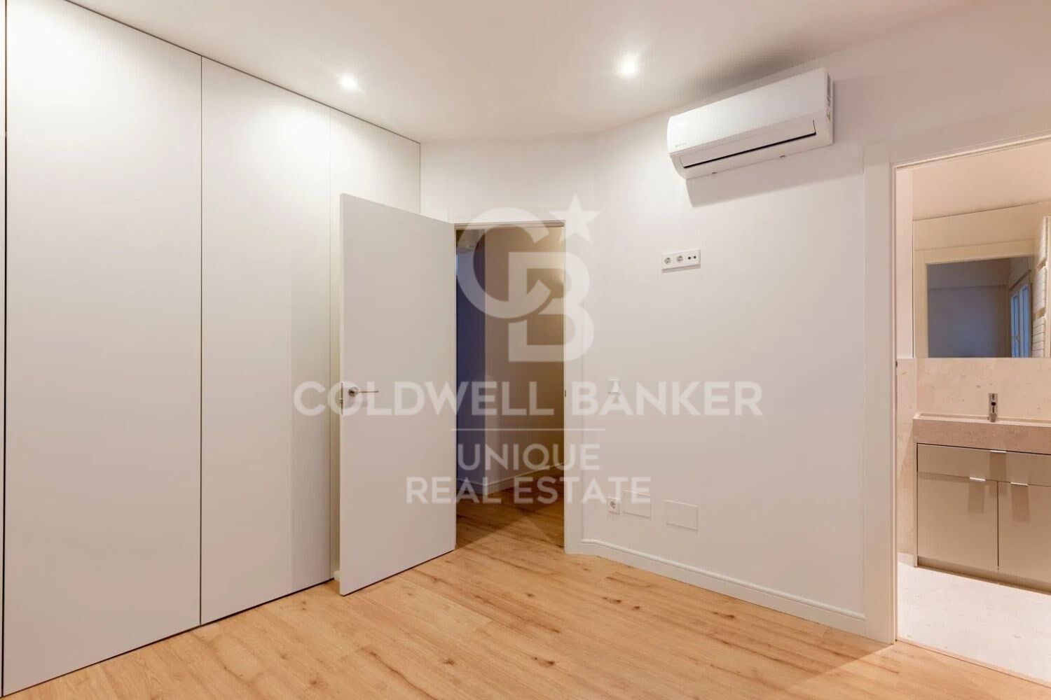Flat 3 Bedrooms Sale Madrid