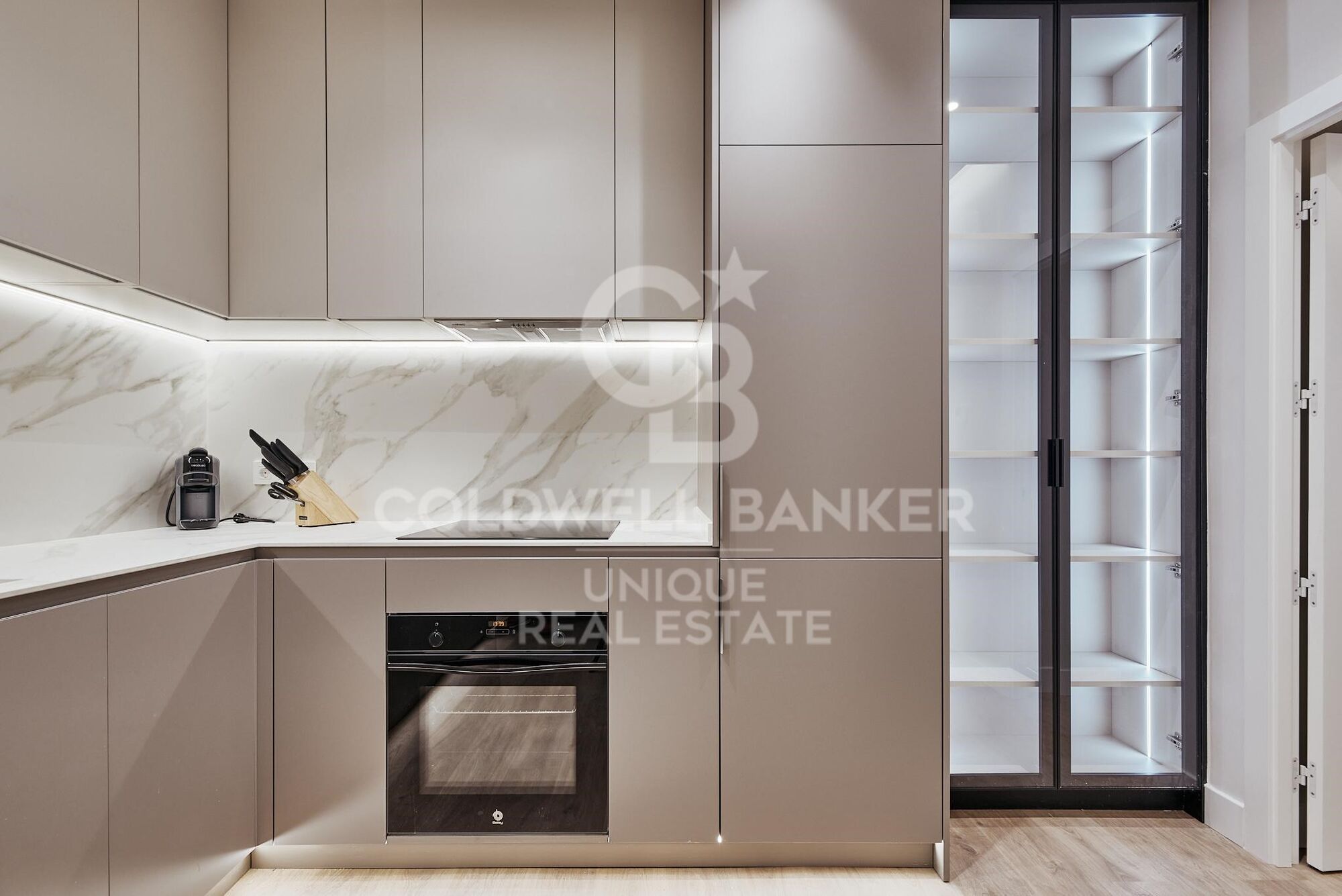 Renovated exterior apartment with 2 bedrooms and balcony in Castellana, Madrid
