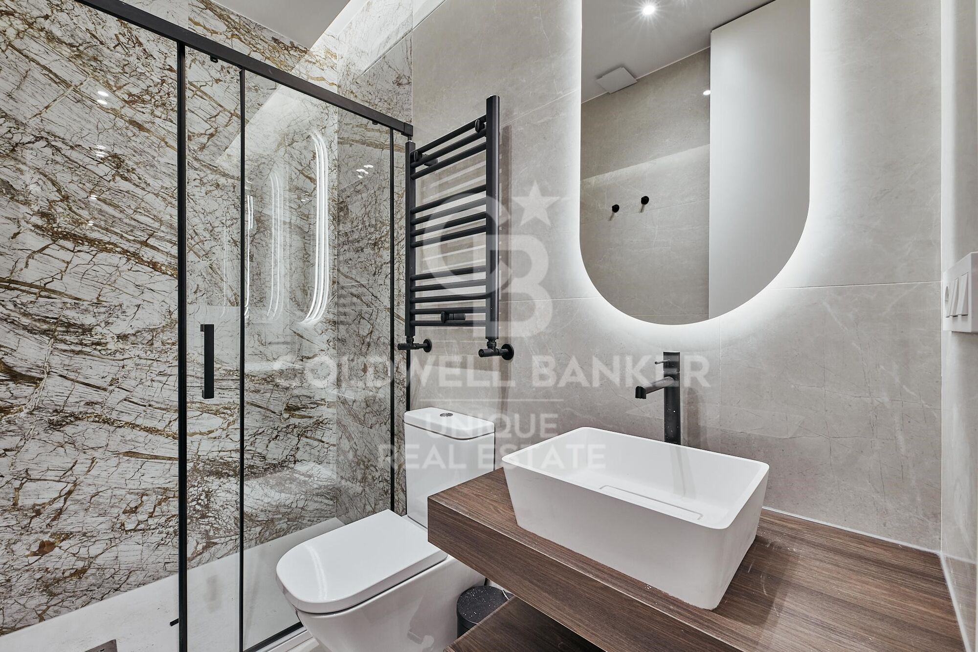 Renovated exterior apartment with 2 bedrooms and balcony in Castellana, Madrid
