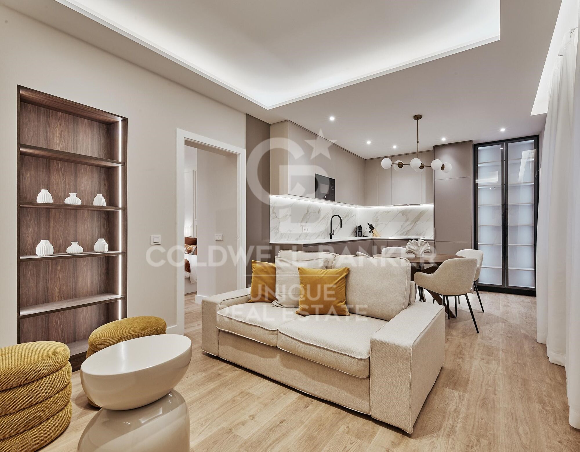 Renovated exterior apartment with 2 bedrooms and balcony in Castellana, Madrid