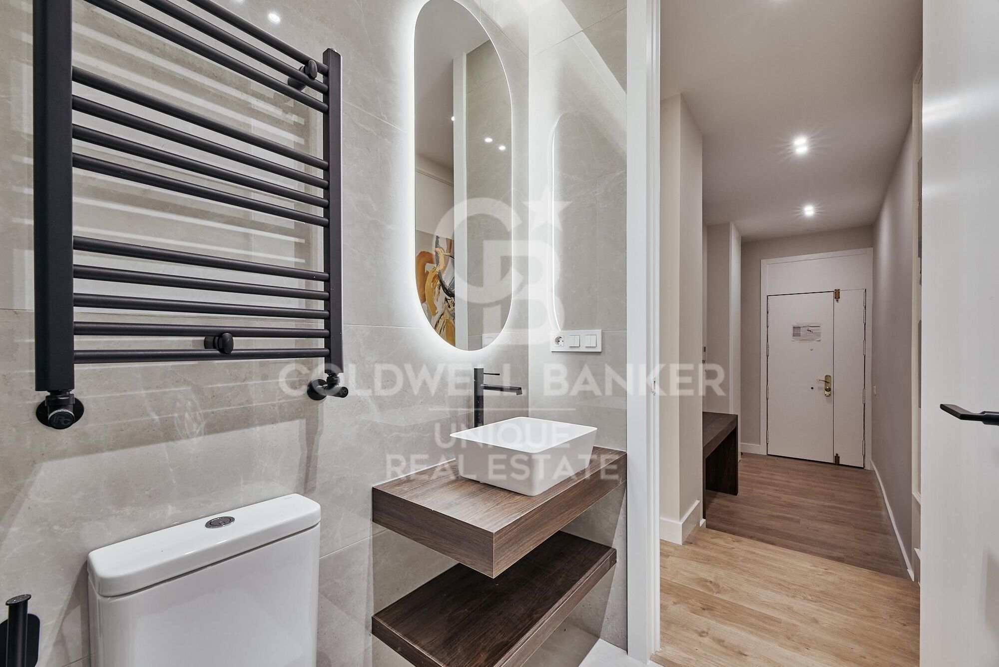 Renovated exterior apartment with 2 bedrooms and balcony in Castellana, Madrid