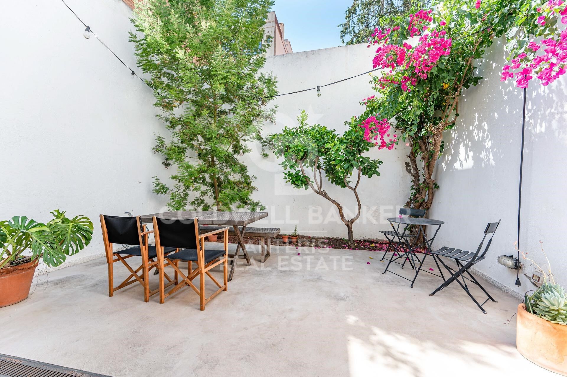 Bright duplex of 176m2 built, with a terrace of 32m2, in Vila de Gracia.