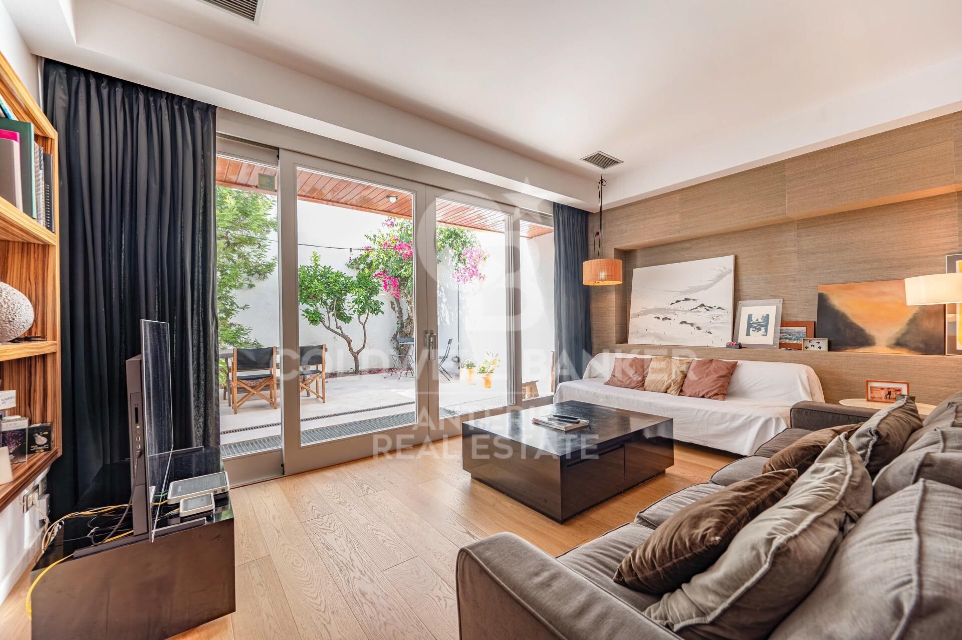 Bright duplex of 176m2 built, with a terrace of 32m2, in Vila de Gracia.