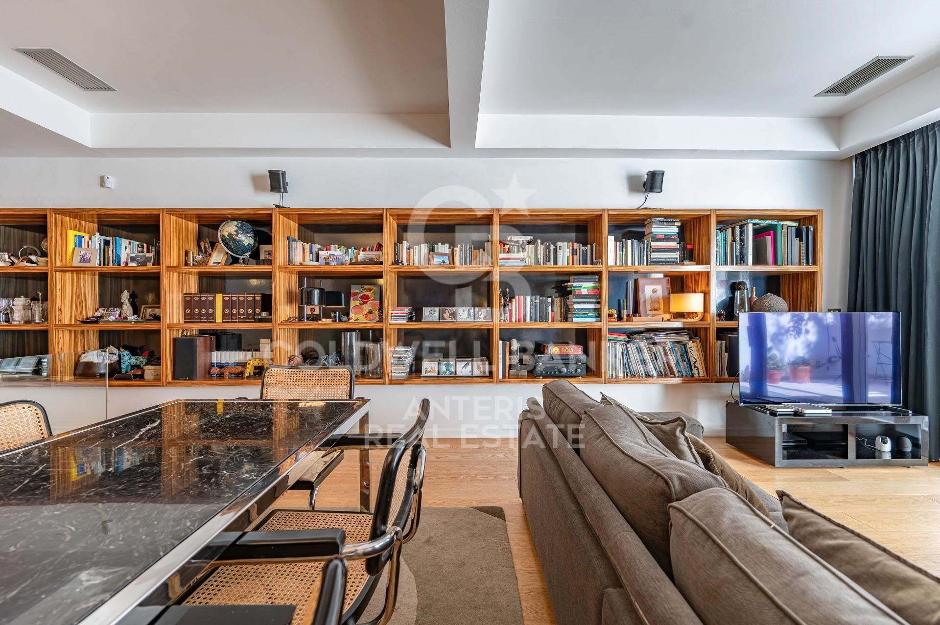 Bright duplex of 176m2 built, with a terrace of 32m2, in Vila de Gracia.