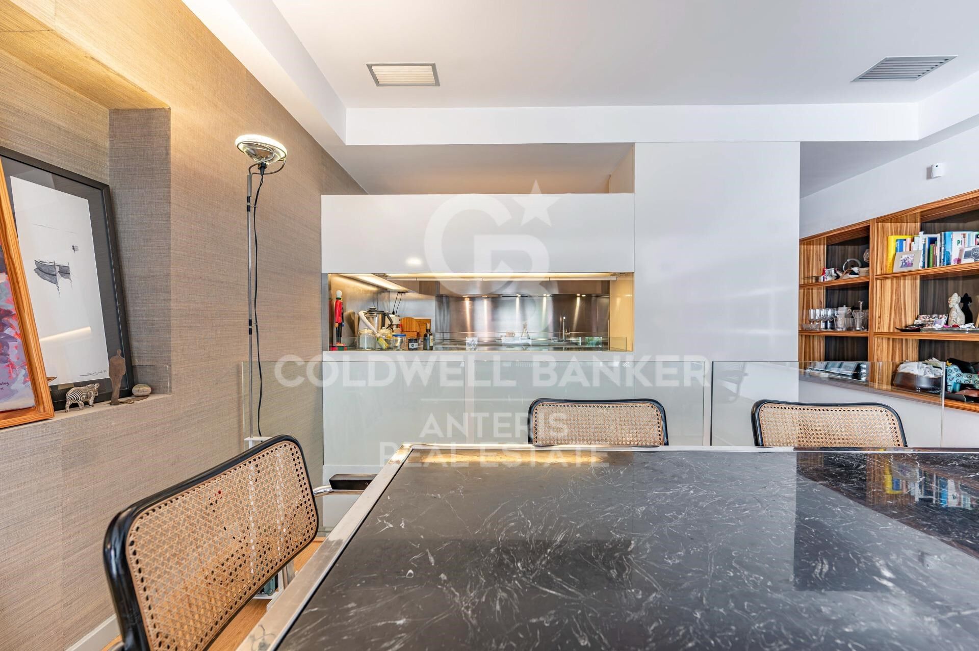 Bright duplex of 176m2 built, with a terrace of 32m2, in Vila de Gracia.