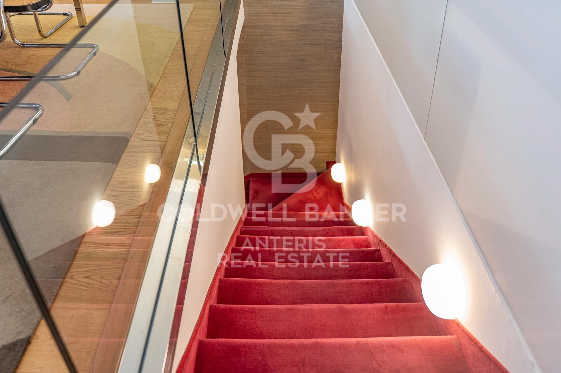 Bright duplex of 176m2 built, with a terrace of 32m2, in Vila de Gracia.