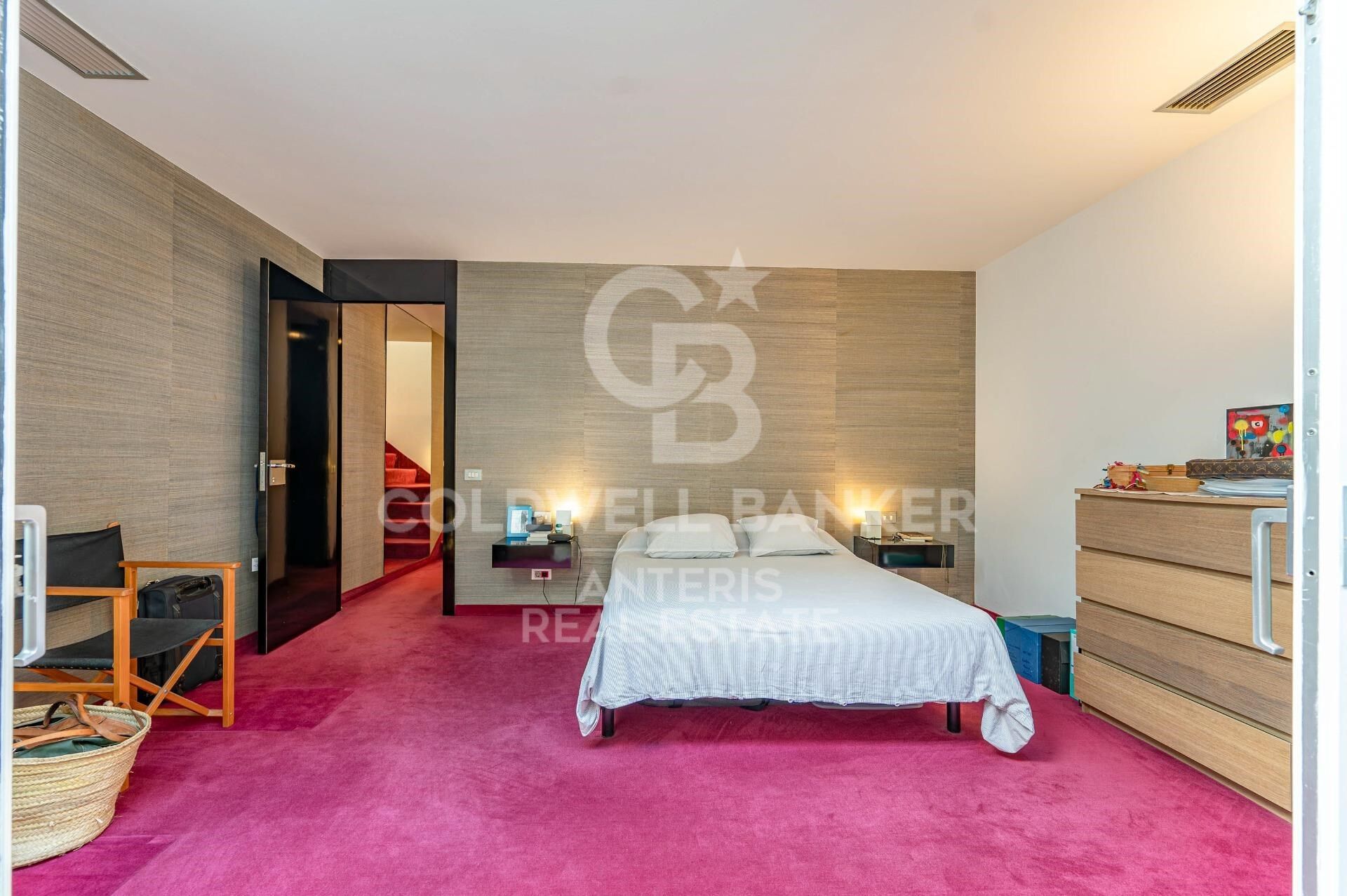 Bright duplex of 176m2 built, with a terrace of 32m2, in Vila de Gracia.