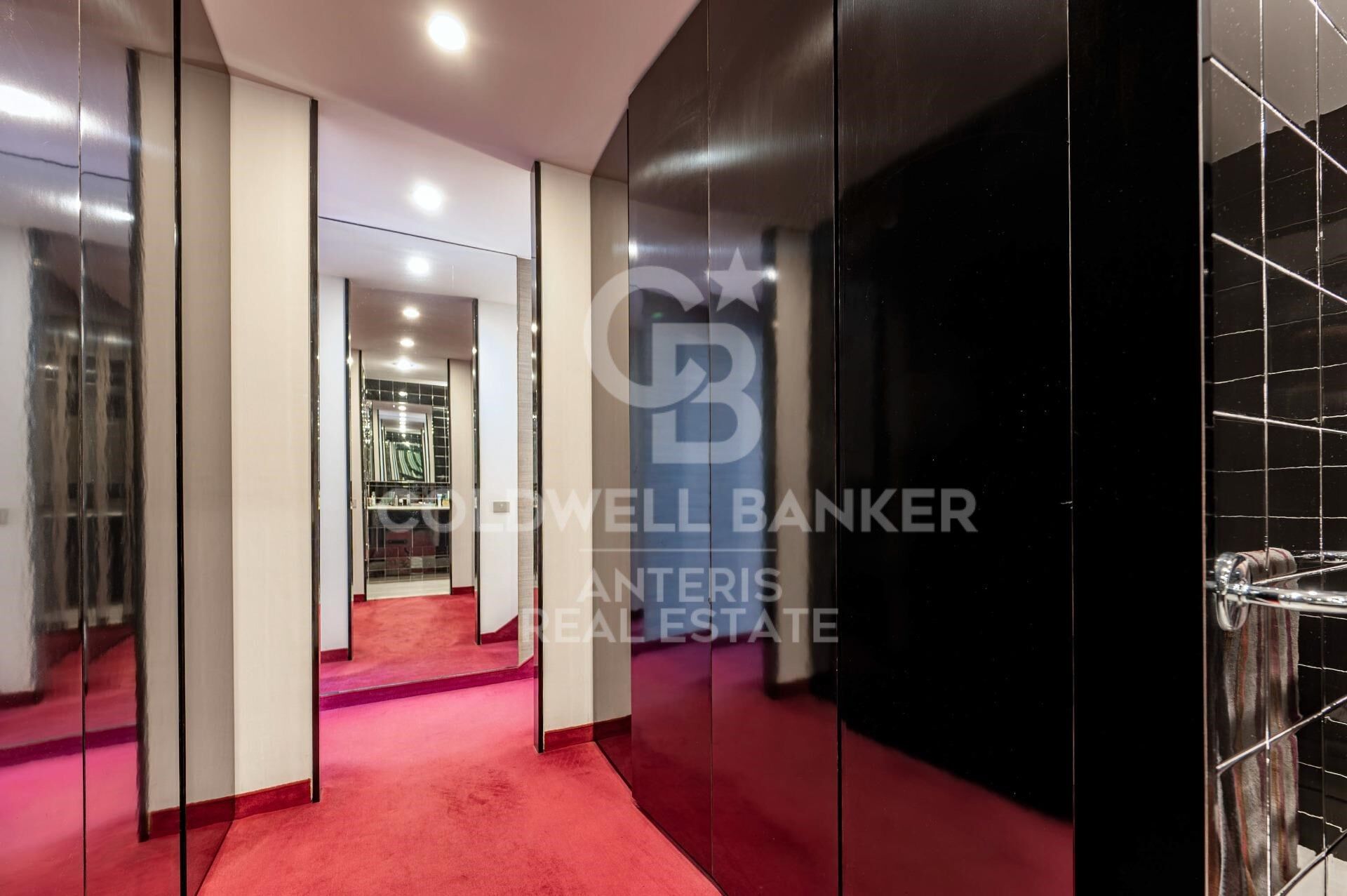 Bright duplex of 176m2 built, with a terrace of 32m2, in Vila de Gracia.
