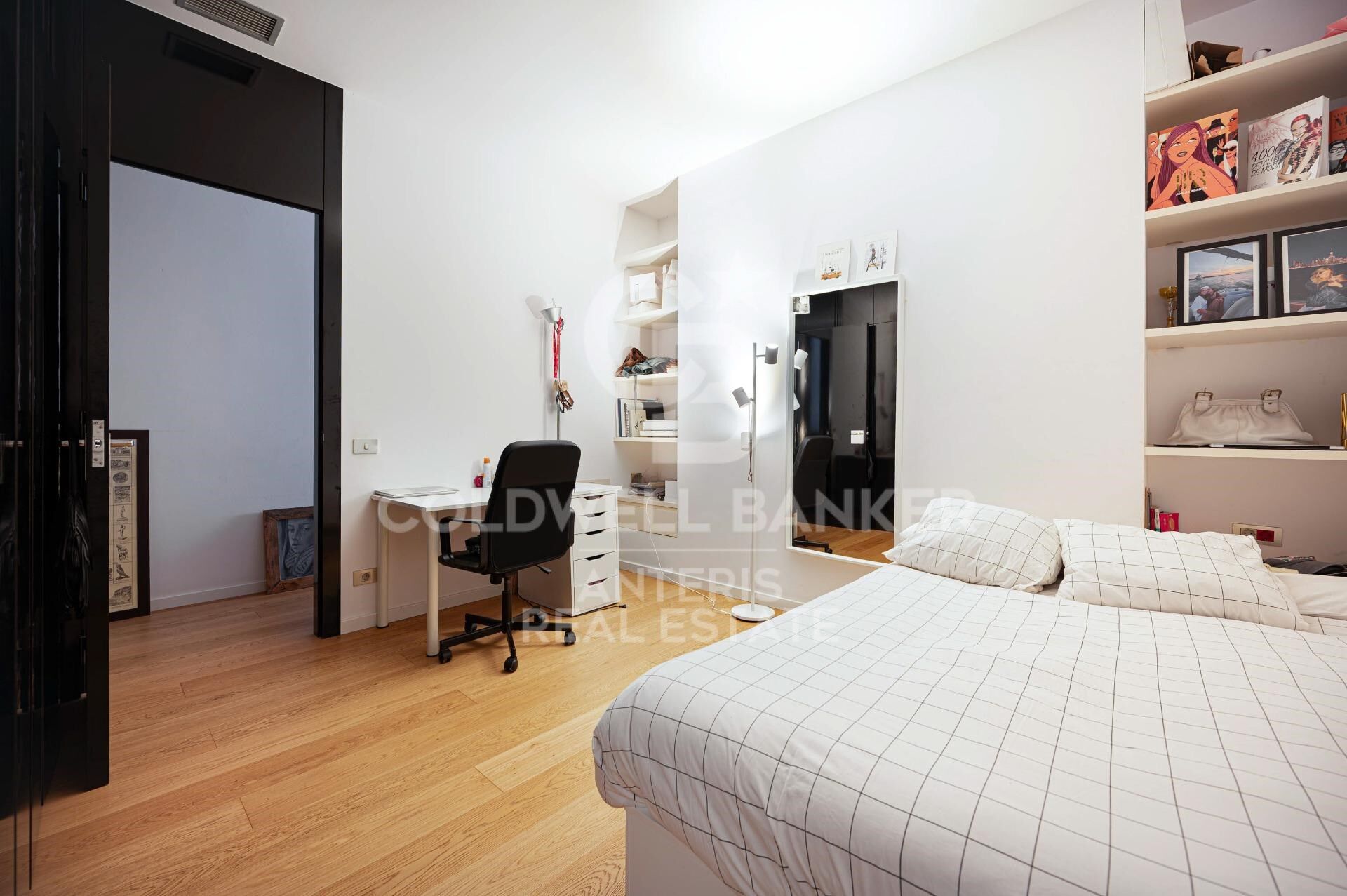 Bright duplex of 176m2 built, with a terrace of 32m2, in Vila de Gracia.