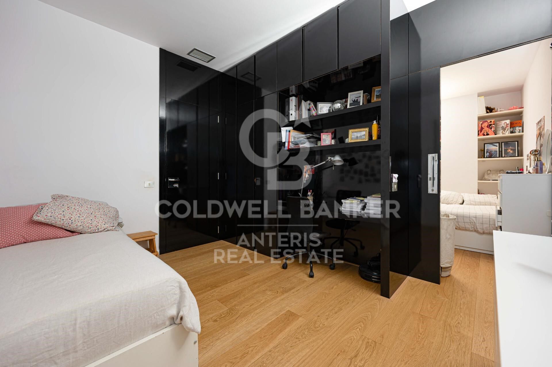 Bright duplex of 176m2 built, with a terrace of 32m2, in Vila de Gracia.