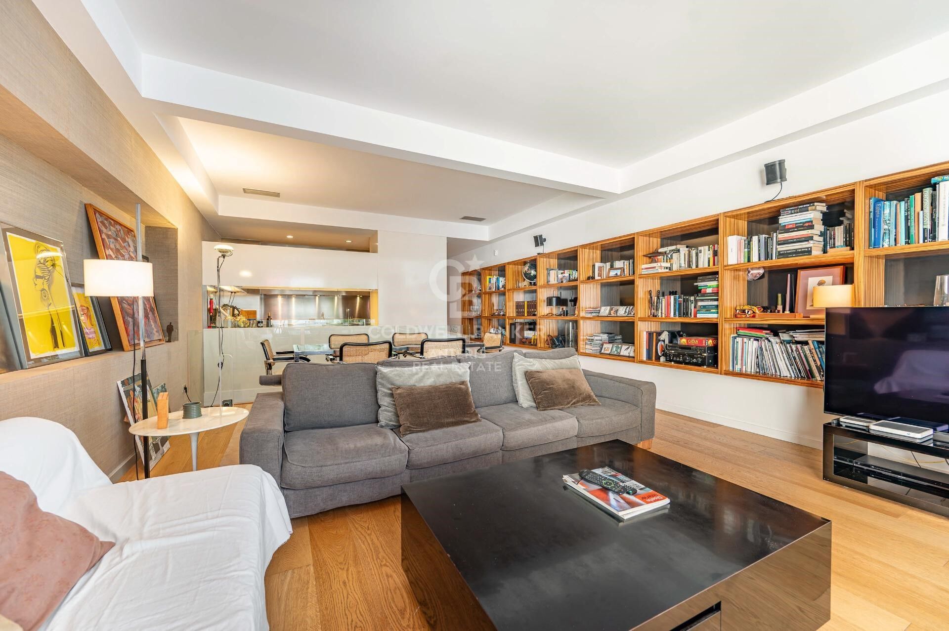 Bright duplex of 176m2 built, with a terrace of 32m2, in Vila de Gracia.