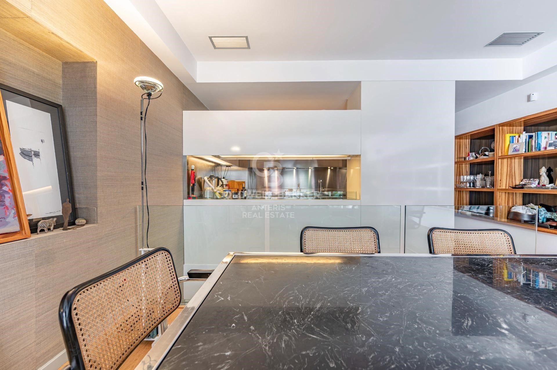 Bright duplex of 176m2 built, with a terrace of 32m2, in Vila de Gracia.