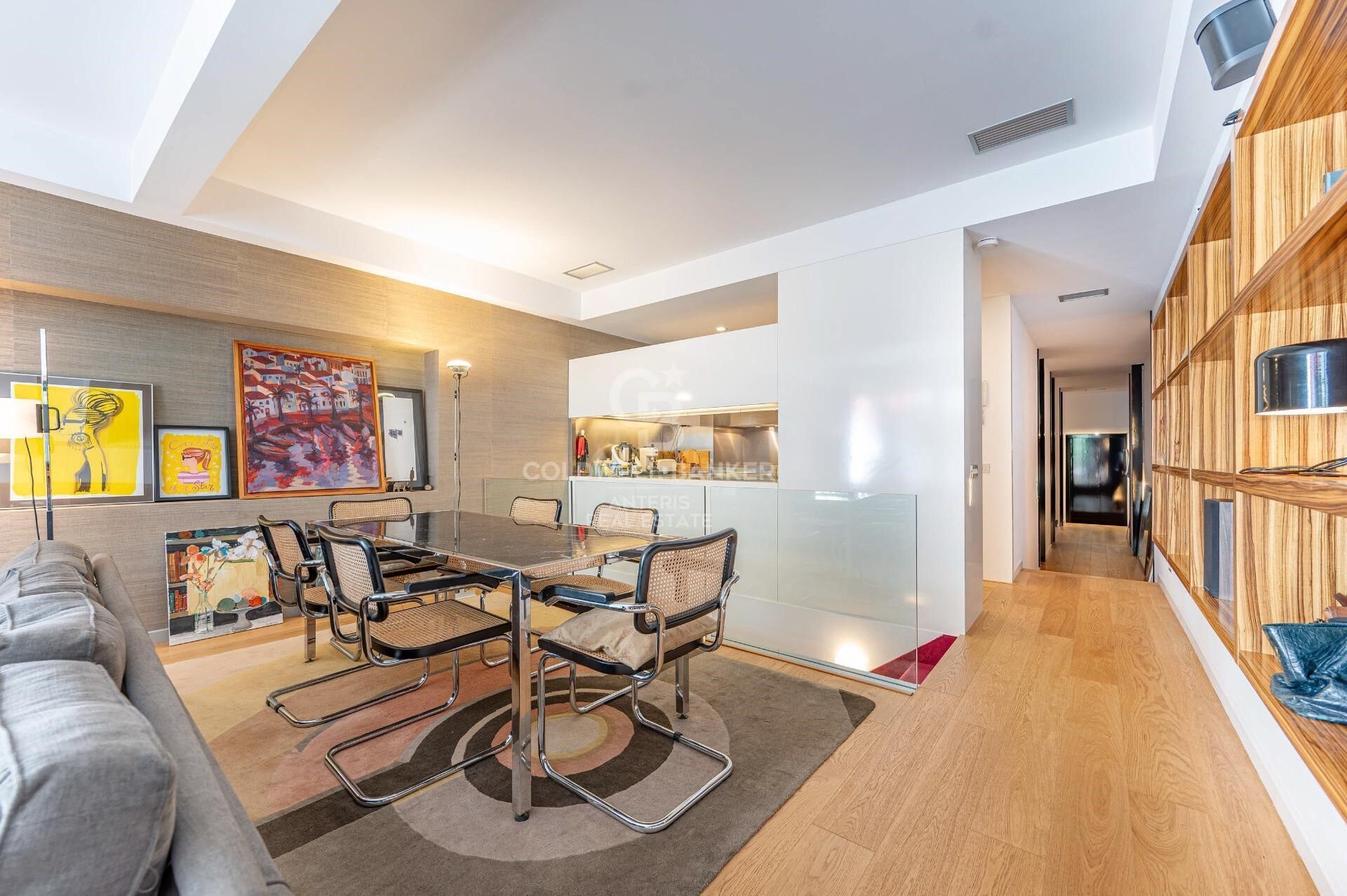 Bright duplex of 176m2 built, with a terrace of 32m2, in Vila de Gracia.
