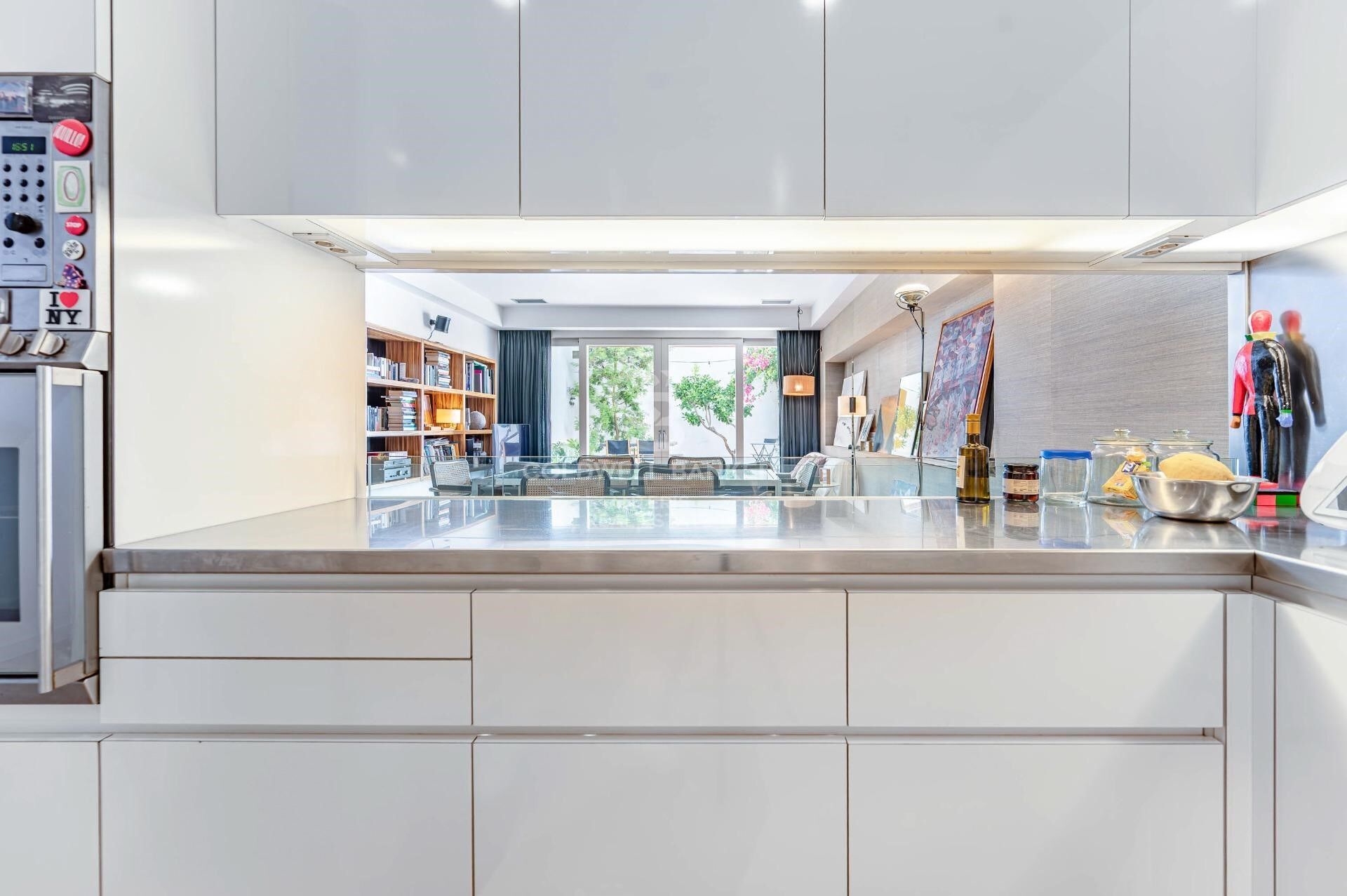Bright duplex of 176m2 built, with a terrace of 32m2, in Vila de Gracia.